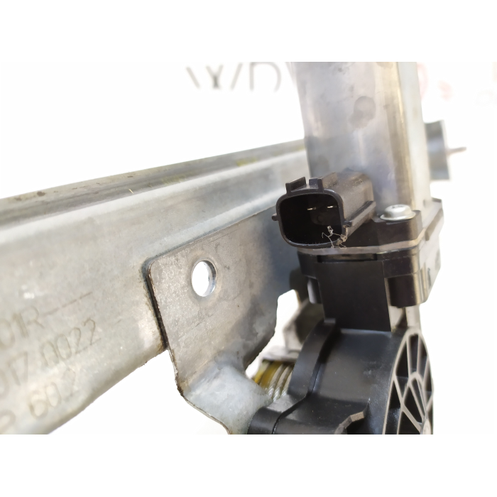 827010501R ALZAVETRO PORTA POSTERIORE SINISTRO SX USATO RENAULT CLIO IV (2012\2019) 
