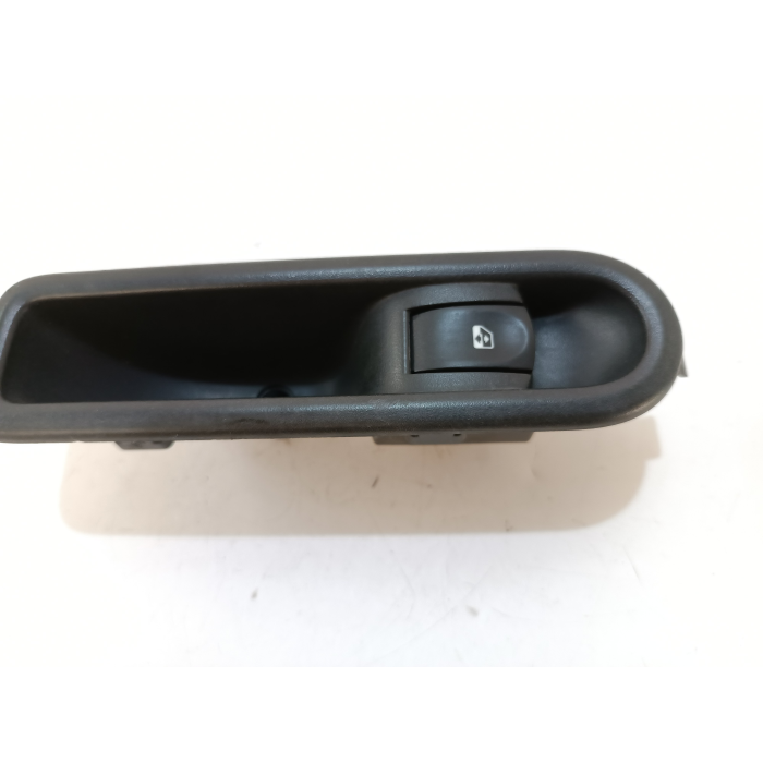 8200234357 PULSANTE ALZAVETRO PORTA POSTERIORE SINISTRO SX USATO RENAULT CLIO 1.5 SPORTOUR (2007\2013)