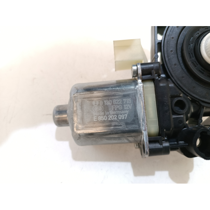 5Q0959801A MOTORINO ALZAVETRO PORTA ANTERIORE DESTRO DX USATO VW T-ROC T ROC 1.6 TDI (DAL 2017 IN POI >)