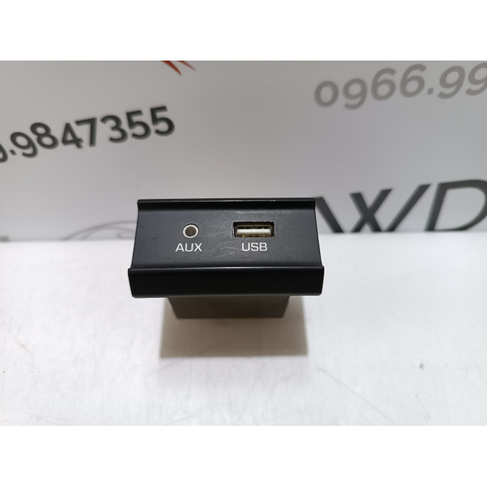 96120-H8000 ATTACCO LETTORE AUX USB USATO KIA RIO (YB) 1.2 (DAL 2017 IN POI >)