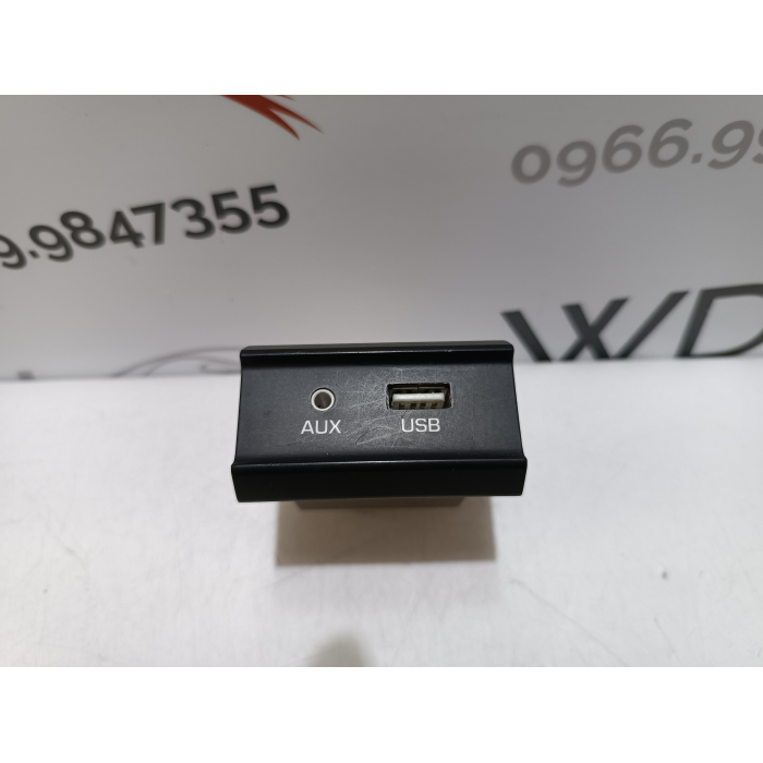96120-H8000 ATTACCO LETTORE AUX USB USATO KIA RIO (YB) 1.2 (DAL 2017 IN POI >)