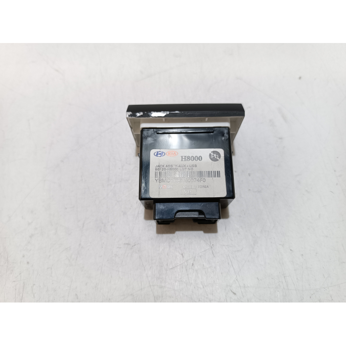 96120-H8000 ATTACCO LETTORE AUX USB USATO KIA RIO (YB) 1.2 (DAL 2017 IN POI >)