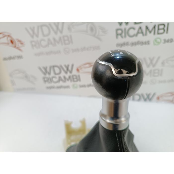 43700-XXXXX LEVA POMELLO CUFFIA CAMBIO MANUALE USATO KIA RIO (YB) 1.2 DAL 2017 AL 2020 