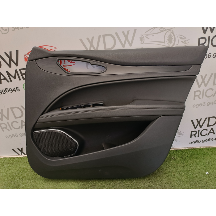 156197041 PANNELLO INTERNO IN PELLE PORTA ANTERIORE DESTRO USATO ALFA ROMEO STELVIO (949) (DAL 2016 IN POI >)