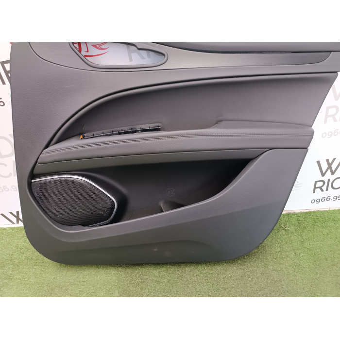 156197041 PANNELLO INTERNO IN PELLE PORTA ANTERIORE DESTRO USATO ALFA ROMEO STELVIO (949) (DAL 2016 IN POI >)