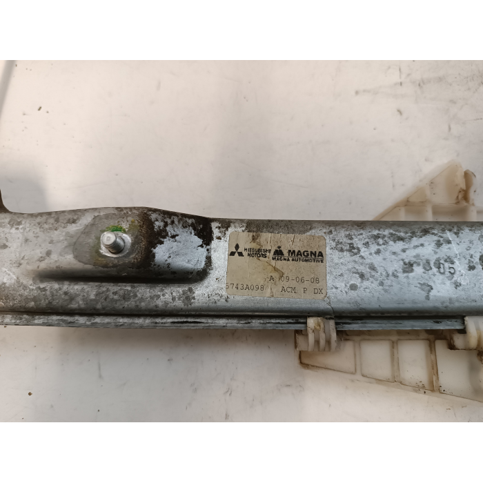 ALZAVETRO ALZACRISTALLO MANUALE POSTERIORE DESTRO DX MITSUBISHI COLT Z30 CZ3 (04-12)