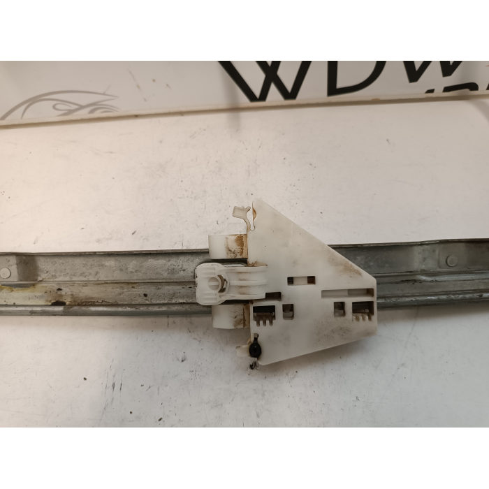 ALZAVETRO ALZACRISTALLO MANUALE POSTERIORE DESTRO DX MITSUBISHI COLT Z30 CZ3 (04-12)