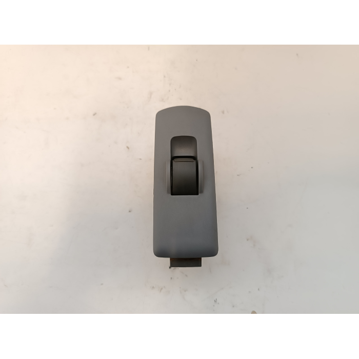 MN141020 PULSANTE INTERRUTTORE ALZAVETRO VETRO POSTERIORE SINISTRO MITSUBISHI COLT 2004-2012