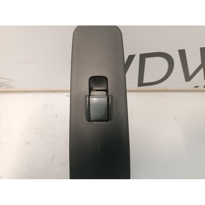 MR587944 PULSANTE INTERRUTTORE ALZAVETRO ANTERIORE DESTRO MITSUBISHI COLT Z30 CZ3 
