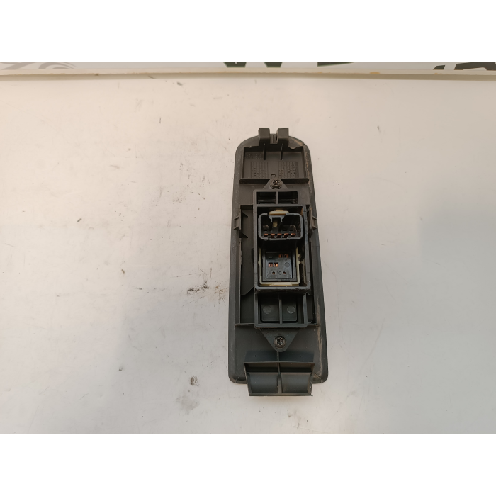 MR587944 PULSANTE INTERRUTTORE ALZAVETRO ANTERIORE DESTRO MITSUBISHI COLT Z30 CZ3 