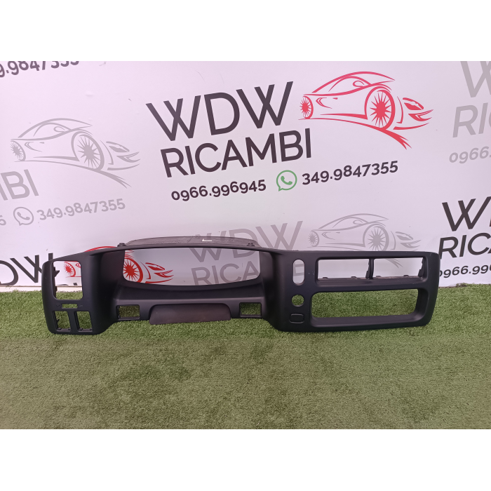 MR117508 MASCHERINA RIVESTIMENTO CONTACHILOMETRI NERO USATO MITSUBISHI L200 2° SERIE (1986\1996)
