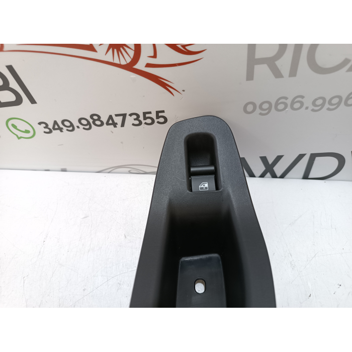 PULSANTE PULSANTIERA POSTERIORE SINISTRO FIAT 500X CROSS 2.0 MTJ 4X4 (DAL 2014 IN POI >)  