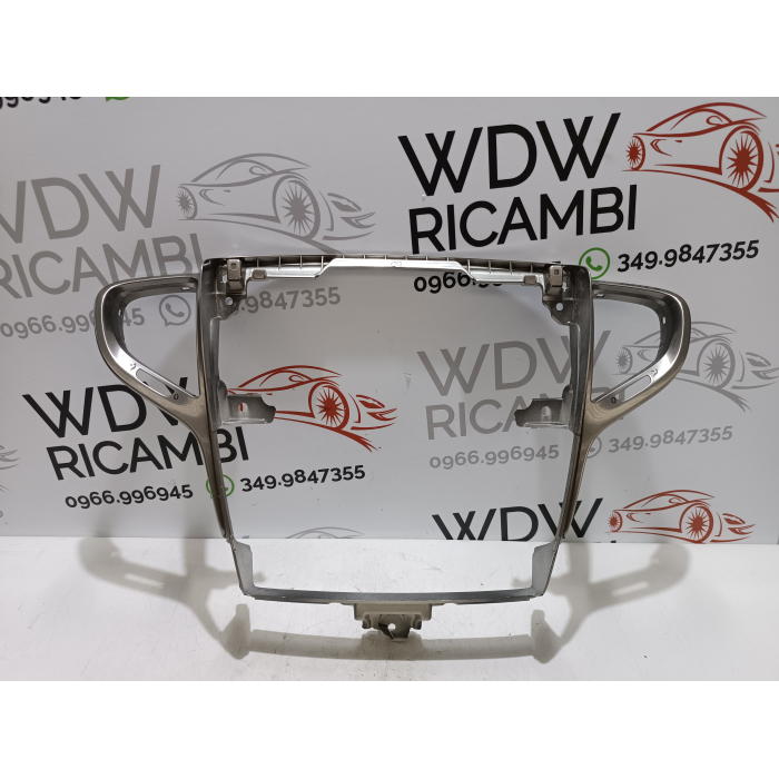 735482623 CORNICE RIVESTIMENTO CENTRALE STEREO LANCIA Y YPSILON (312) DAL 2011 IN POI > 