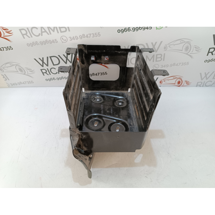 8W0915414 SUPPORTO PORTA BATTERIA USATO AUDI A4 AVANT (B9) 3.0 TDI (2015\2019)