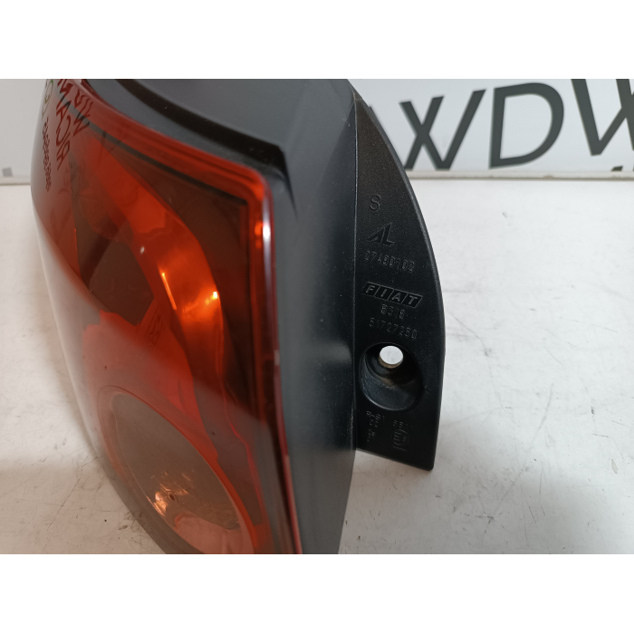 STOP FANALE FANALINO POSTERIORE POST SINISTRO SX ESTERNO 4PIN FIAT CROMA 2005 - 2010