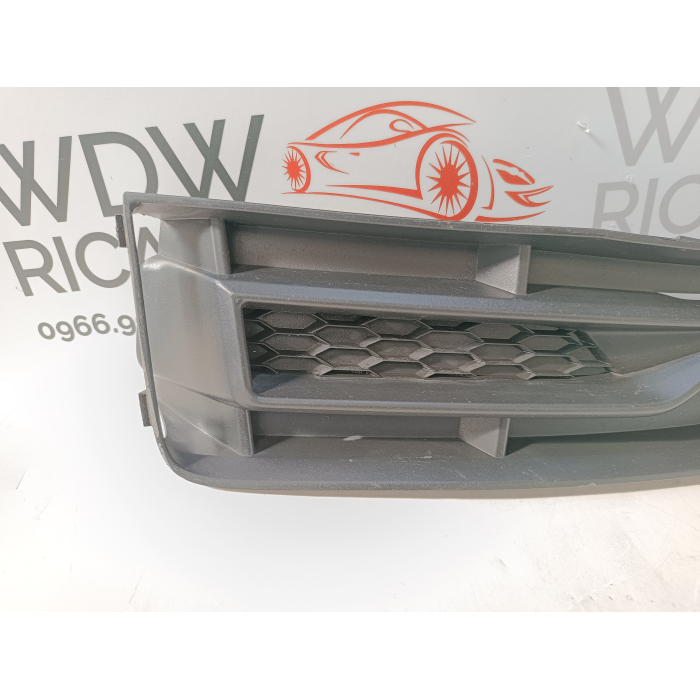 8W0807681P GRIGLIA PARAURTI ANTERIORE LATO SINISTRO AUDI A4 AVANT (B9) 3.0 TDI (2015\2019) 