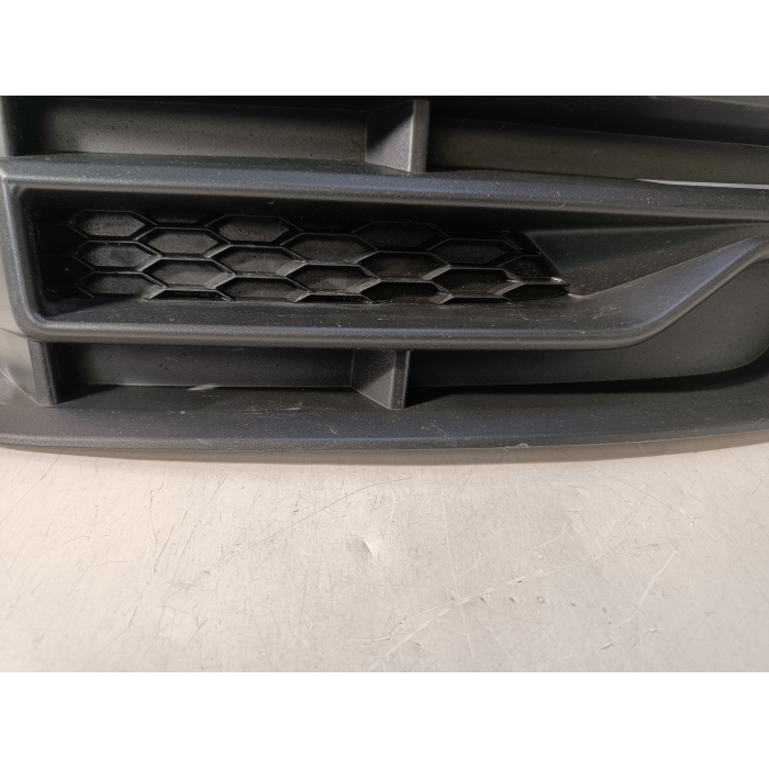 8W0807681P GRIGLIA PARAURTI ANTERIORE LATO SINISTRO AUDI A4 AVANT (B9) 3.0 TDI (2015\2019) 