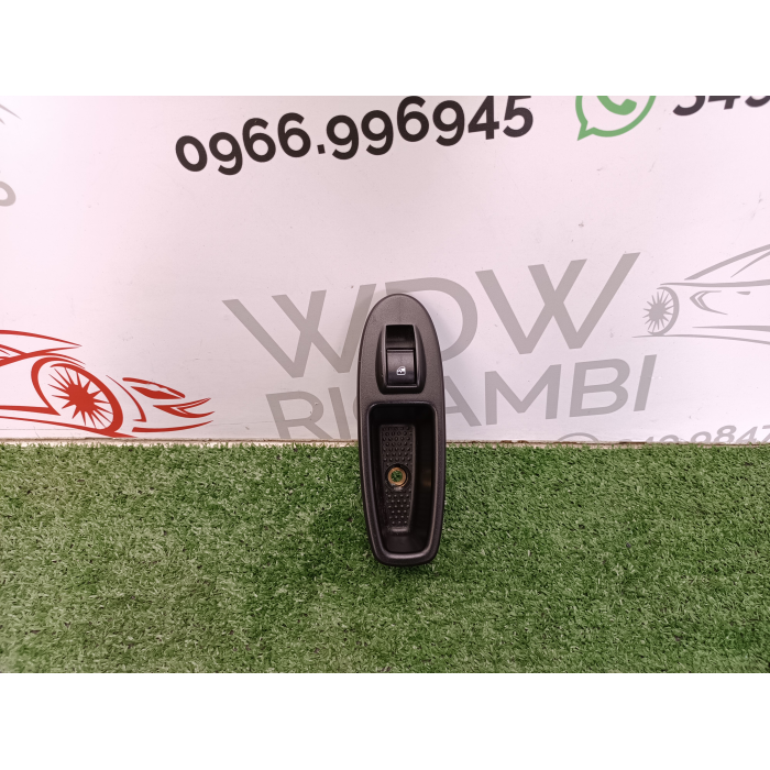 7355551570 PULSANTIERA ALZAVETRO POSTERIORE DESTRO FIAT 500L 1.6 MTJ (DAL 2012 IN POI >) 