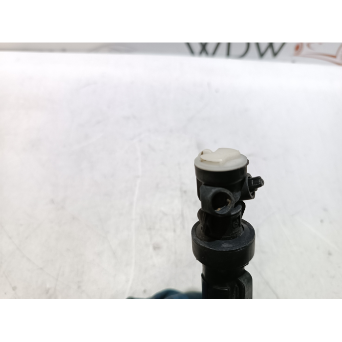 A1768600147 UGELLO MOTORINO LAVAFARI ANTERIORE MERCEDES CLASSE GLA (X156) (DAL 2013 >) 