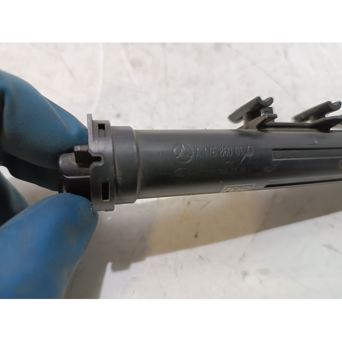 A1768600147 UGELLO MOTORINO LAVAFARI ANTERIORE MERCEDES CLASSE GLA (X156) (DAL 2013 >) 