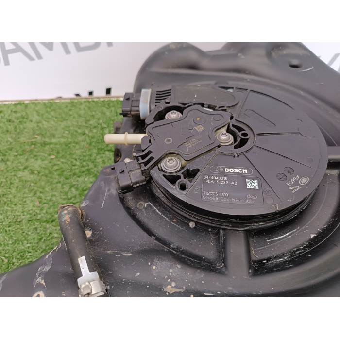 GK72-5J228-A SERBATOIO CONTENITORE ADBLUE LAND ROVER DISCOVERY SPORT 2.0 TD4 (2014\2018)