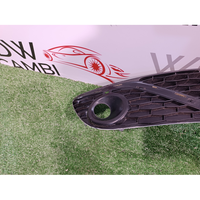 735618649 GRIGLIA PARAURTI ANTERIORE INFERIORE LANCIA YPSILON (312\319) 1.3 (2015\2021) 735618650