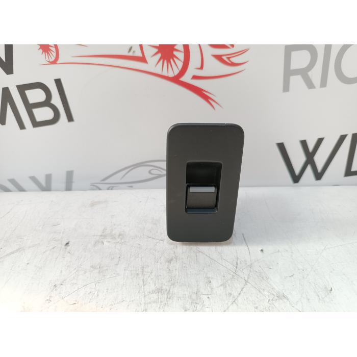 FK72-274C02 PULSANTE ALZAVETRO POSTERIORE SINISTRO LAND ROVER DISCOVERY SPORT 2.0 TD4 (2014\2018)