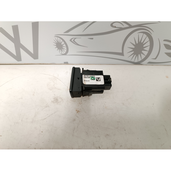93790-A2000 PULSANTE INTERRUTTORE LUCE DI EMERGENZA KIA CEE'D CEED (2012\2018)