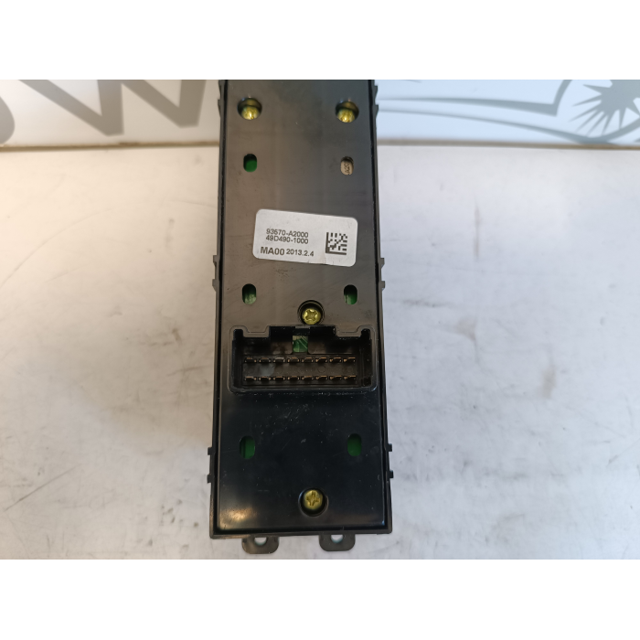 93570-A2000 PULSANTIERA ALZAVETRO ANTERIORE SINISTRO KIA CEE'D CEED (2012\2018) 49D490-1000
