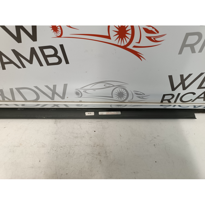 8V5853763C RASCHIAVETRO CROMATURA PORTA POSTERIORE SINISTRO SINISTRA AUDI A3 8V 