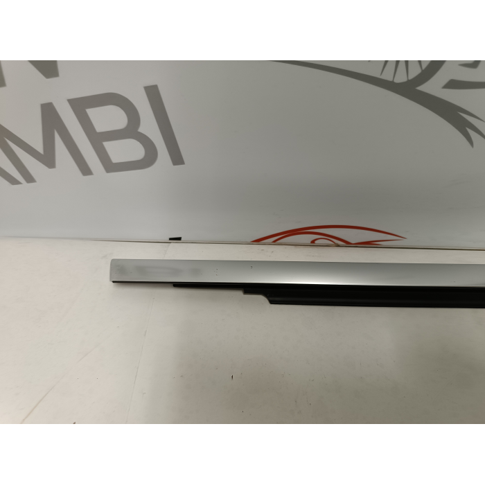 83A837476 RASCHIAVETRO CROMATURA PORTA ANTERIORE DESTRA DX AUDI Q3 2019 IN POI 