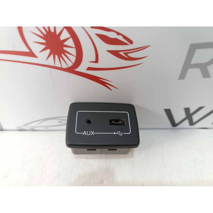 7356272650 ENTRATA ATTACCO AUX USB FIAT 500L 1.3 MTJ (DAL 2012 IN POI >)