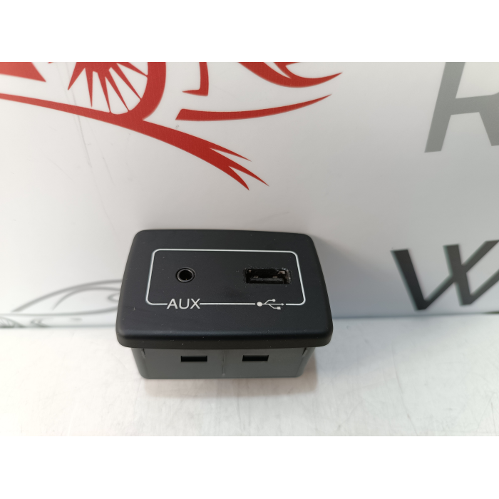 7356272650 ENTRATA ATTACCO AUX USB FIAT 500L 1.3 MTJ (DAL 2012 IN POI >)