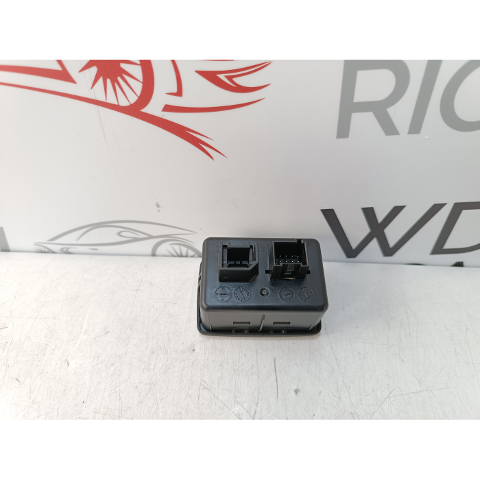 7356272650 ENTRATA ATTACCO AUX USB FIAT 500L 1.3 MTJ (DAL 2012 IN POI >)