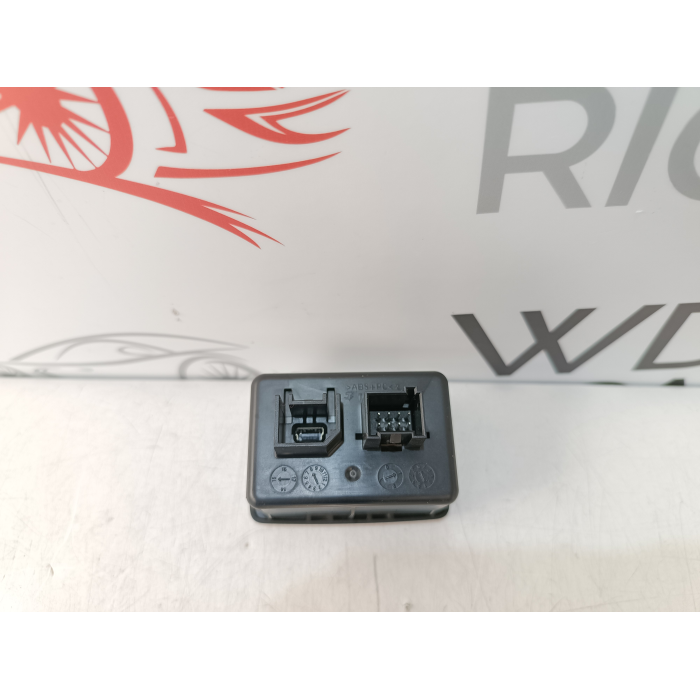 7356272650 ENTRATA ATTACCO AUX USB FIAT 500L 1.3 MTJ (DAL 2012 IN POI >)