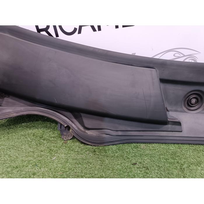A1768300013 GRIGLIA PARABREZZA ANTERIORE GOCCIOLATOIO MERCEDES CLASSE A W176 (2012\2015)