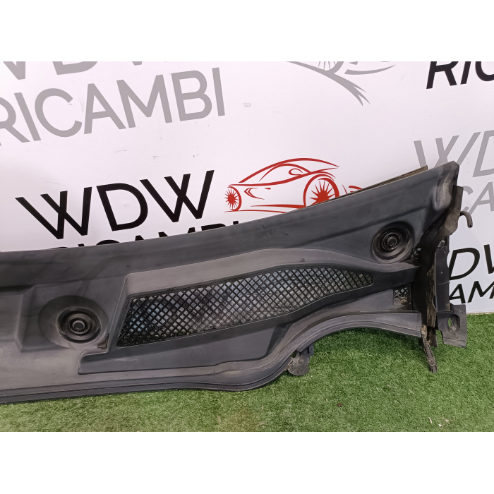 A1768300013 GRIGLIA PARABREZZA ANTERIORE GOCCIOLATOIO MERCEDES CLASSE A W176 (2012\2015)