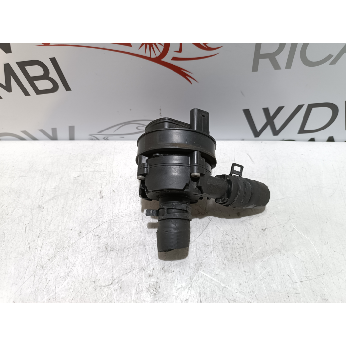 A0005000686 POMPA ACQUA AUSILIARE MERCEDES CLASSE A W176 1.5 CDI (2012\2015) 0392023206
