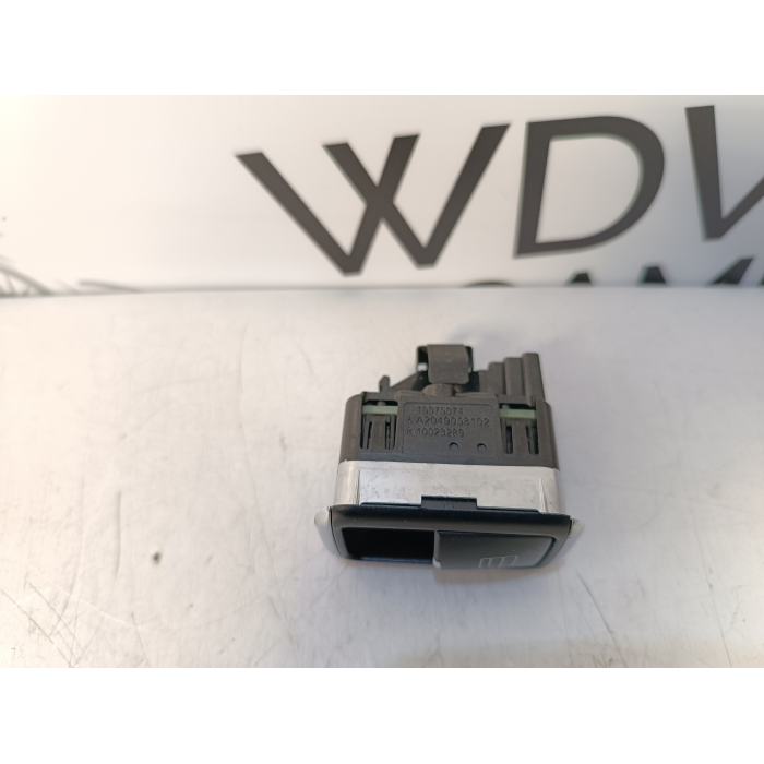 A2049058102 PULSANTE ALZAVETRO POSTERIORE SINISTRO MERCEDES CLASSE A W176 1.5 CDI (2012\2015)