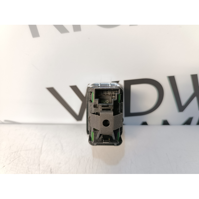 A2049058102 PULSANTE ALZAVETRO POSTERIORE SINISTRO MERCEDES CLASSE A W176 1.5 CDI (2012\2015)