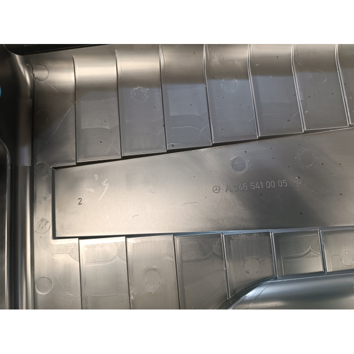 A2465410005 CARTER RIVESTIMENTO SUPERIORE BATTERIA MERCEDES CLASSE A W176 1.5 CDI (2012\2015)
