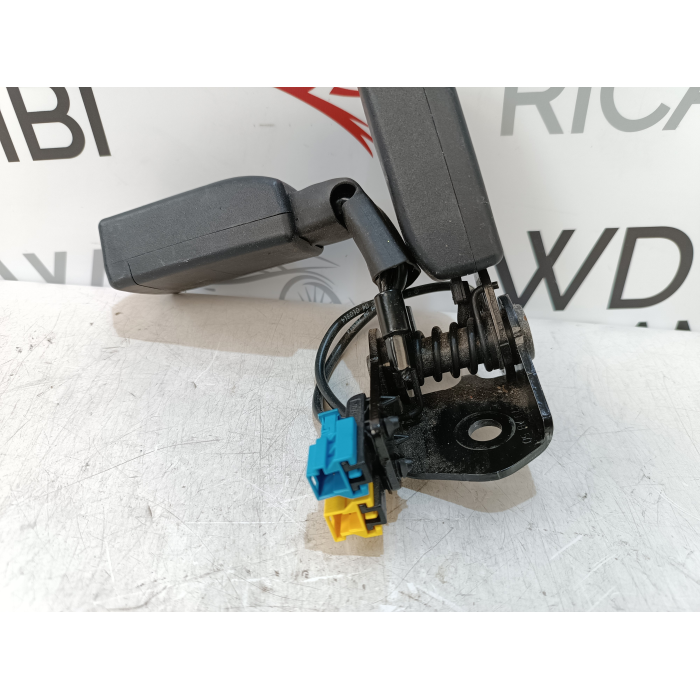 AGGANCIO AGGANCI CINTURA DI SICUREZZA POSTERIORE MERCEDES CLASSE A W176 (2012\2015) A1768600469 