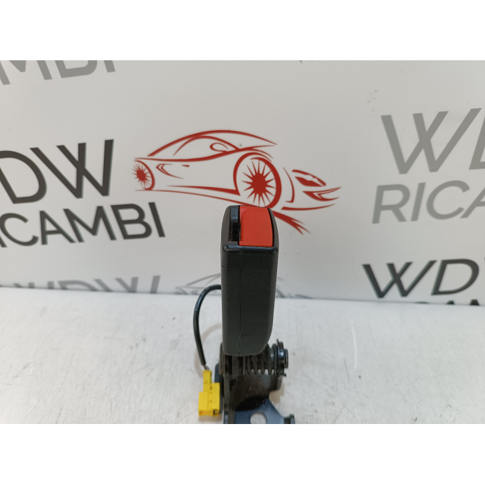 A1768600369 AGGANCIO CINTURA DI SICUREZZA POSTERIORE MERCEDES CLASSE A W176 (2012\2015)