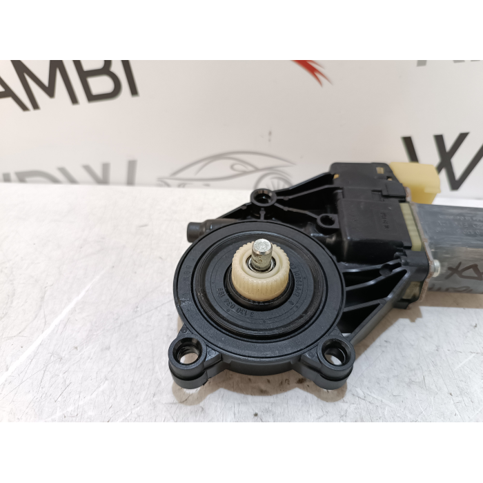 8A61-14553-B MOTORINO ALZAVETRO ANTERIORE DESTRO FORD FIESTA 6° 1.5 TDCI (2013\2017) 0130822619