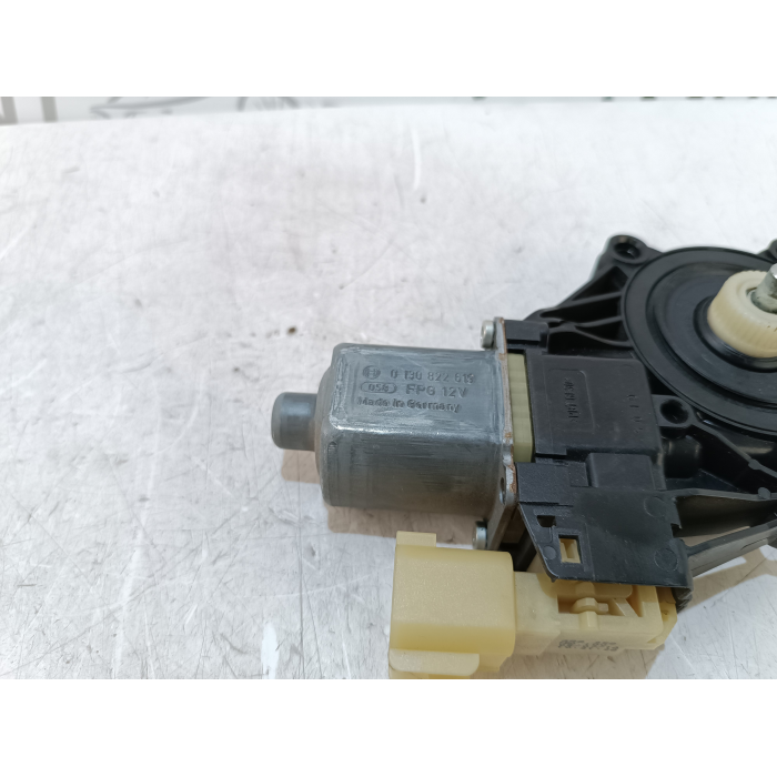 8A61-14553-B MOTORINO ALZAVETRO ANTERIORE DESTRO FORD FIESTA 6° 1.5 TDCI (2013\2017) 0130822619