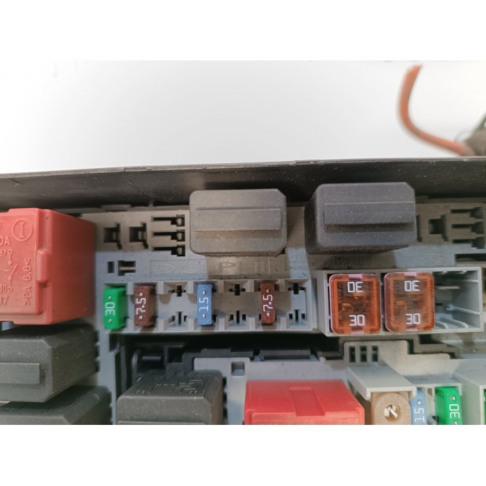 13292736 CENTRALINA PORTA FUSIBILI FUSIBILIERA OPEL CORSA D 1.2 (2006\2010)