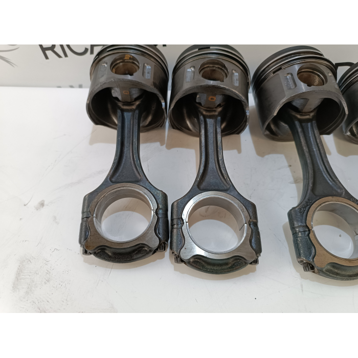 KIT 4 PISTONI PISTONE + BIELLA MERCEDES CLASSE C W204 220 CDI 170CV (2007\2011) 646811