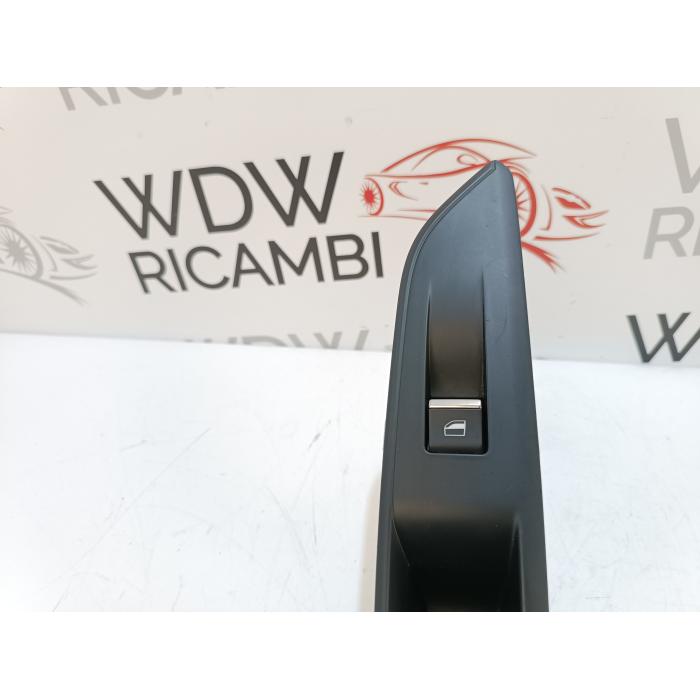 98178380ZD PULSANTIERA ALZAVETRO POSTERIORE SINISTRO PEUGEOT 5008 GT LINE 1.5 2020\2023 98178380PT