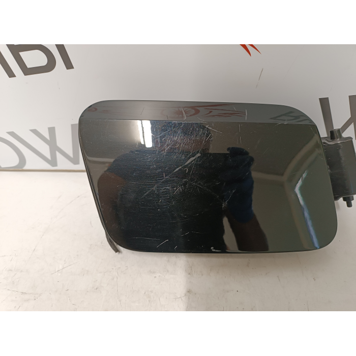 81A809906 CASSETTO TAPPO CARBURANTE SPORTELLINO SERBATOIO AUDI Q2 81A809857