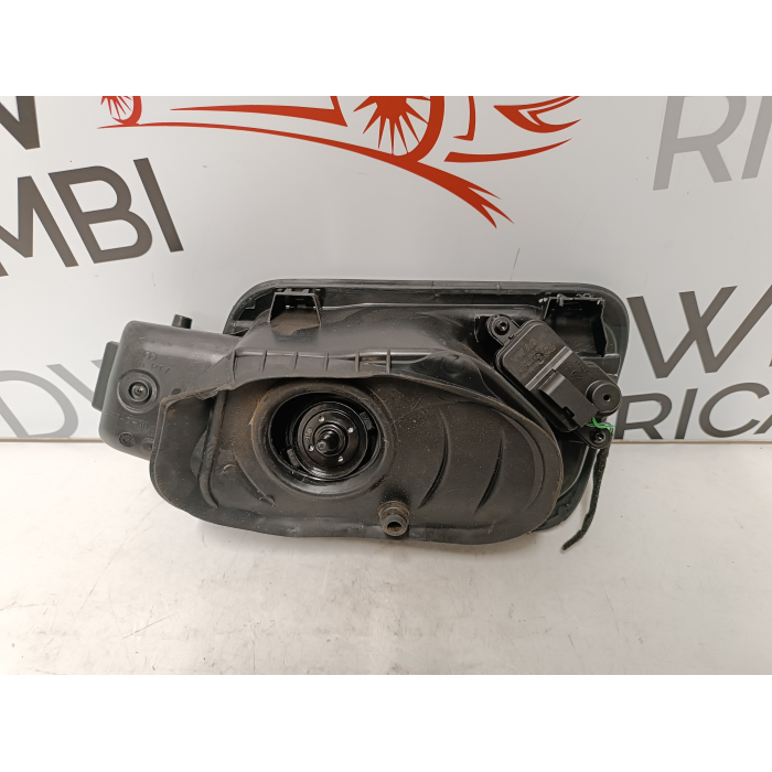 81A809906 CASSETTO TAPPO CARBURANTE SPORTELLINO SERBATOIO AUDI Q2 81A809857